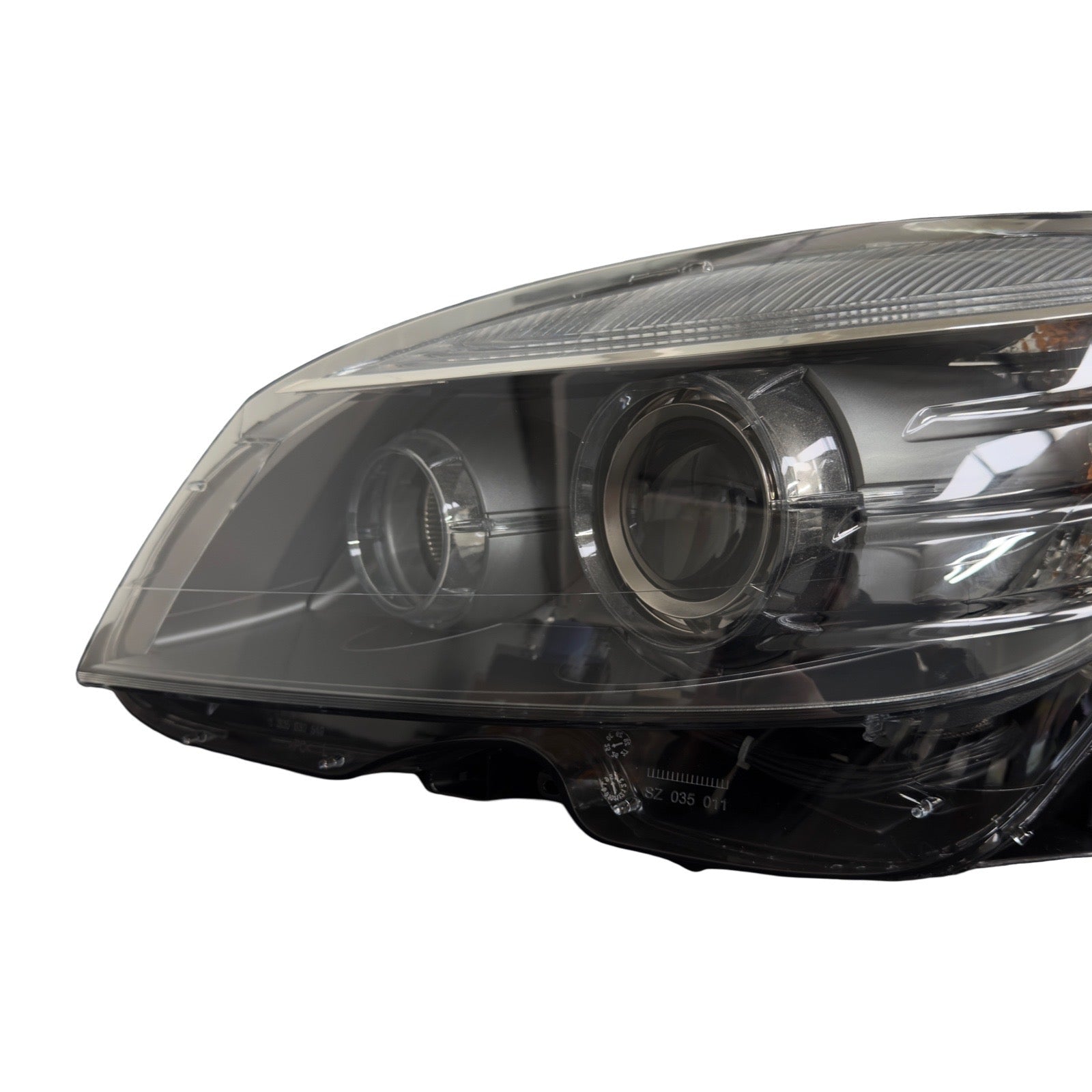 MERCEDES C CLASS W204 left side Xenon ILS headlight A2048204359 - GERMAN PARTS 