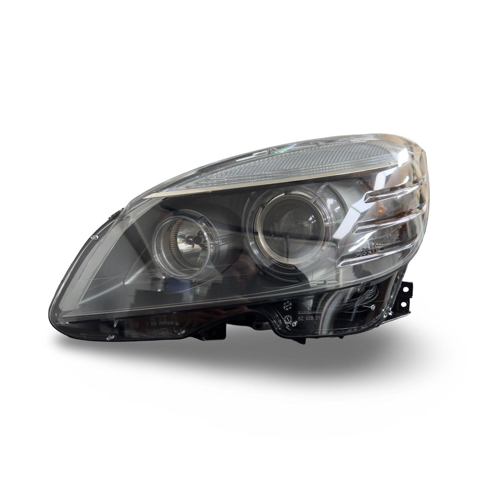 MERCEDES C CLASS W204 left side Xenon ILS headlight A2048204359 - GERMAN PARTS 