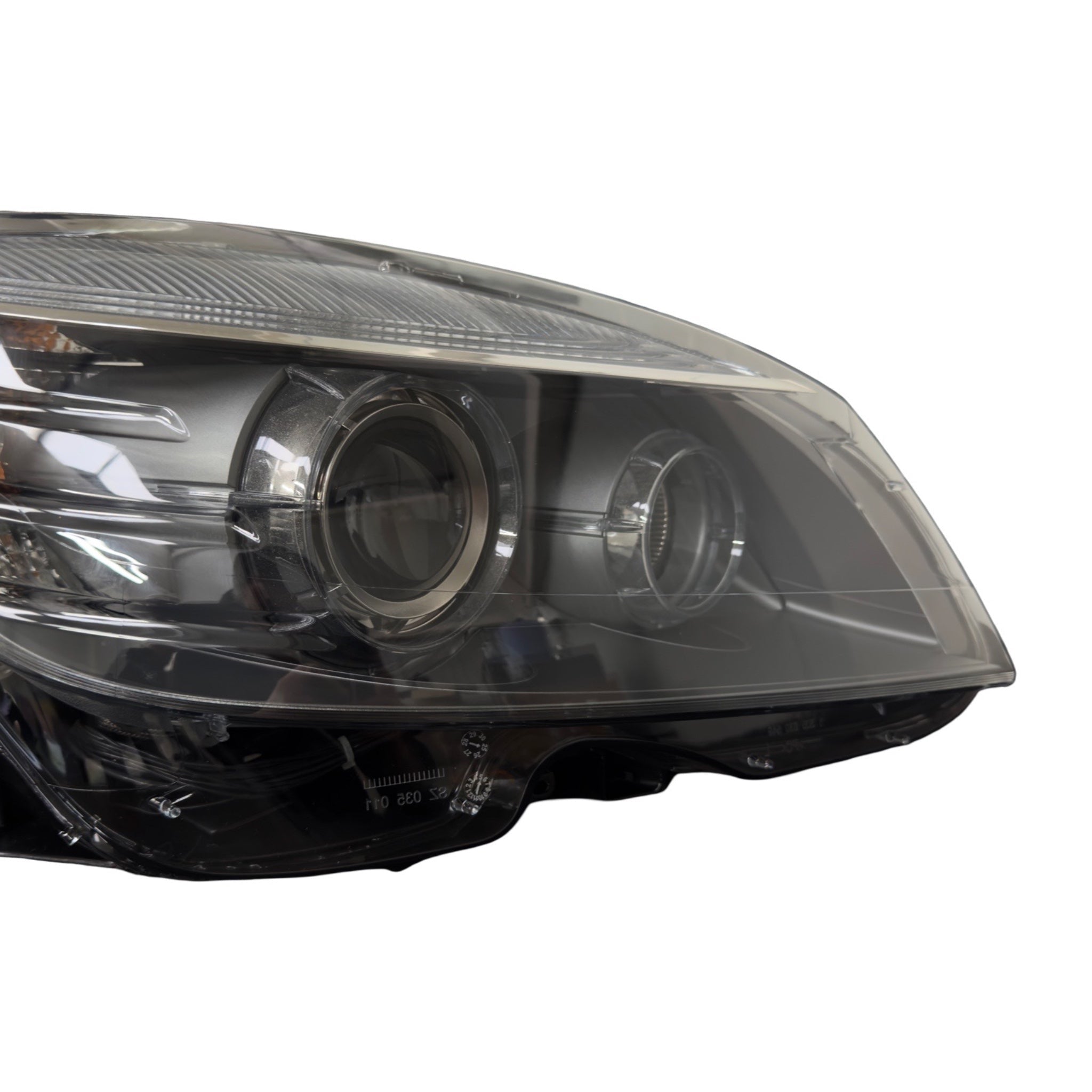 MERCEDES C CLASS W204 left side Xenon ILS headlight A2048204459 - GERMAN PARTS 
